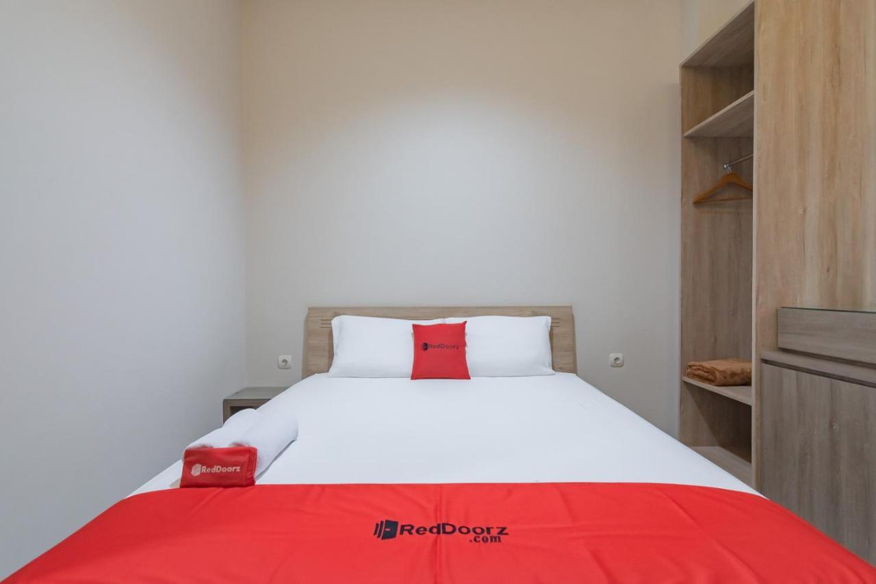 Reddoorz Plus @ Cirebon City Center Exterior photo