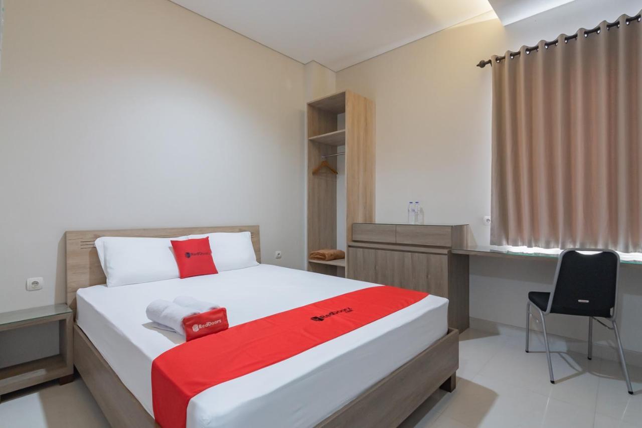 Reddoorz Plus @ Cirebon City Center Exterior photo