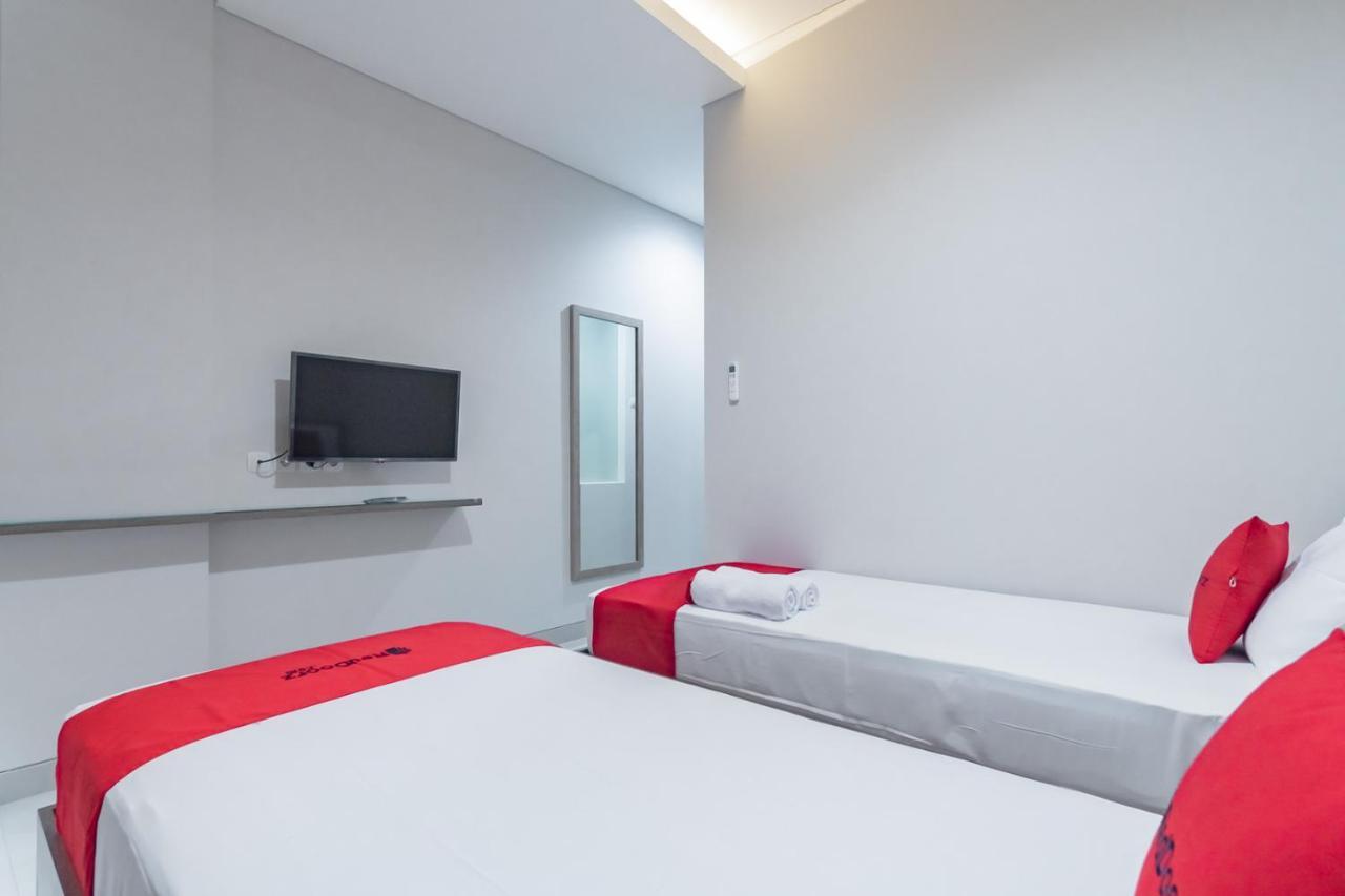 Reddoorz Plus @ Cirebon City Center Exterior photo